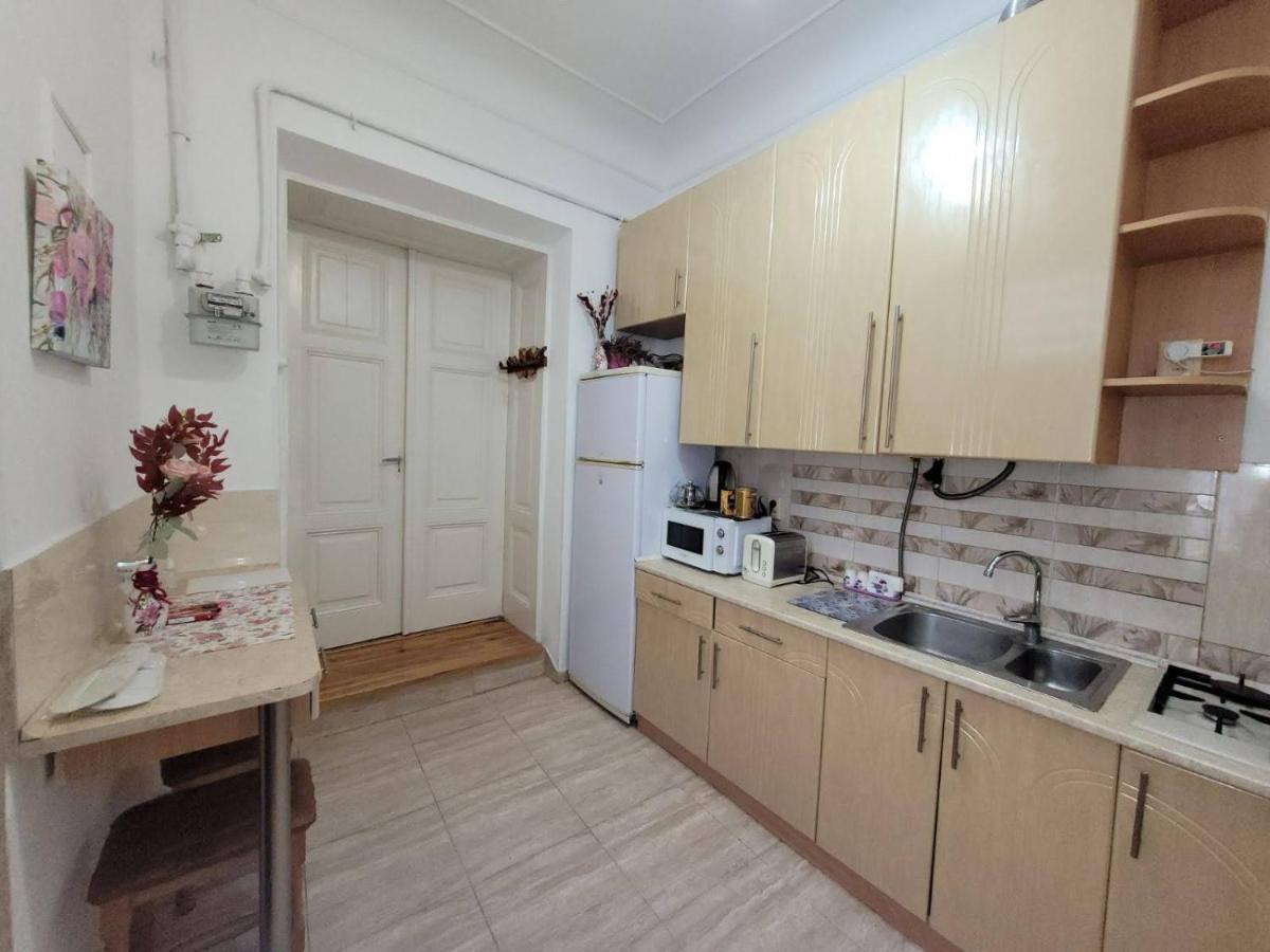 Central Apartment On Rynok Square Lviv Kültér fotó