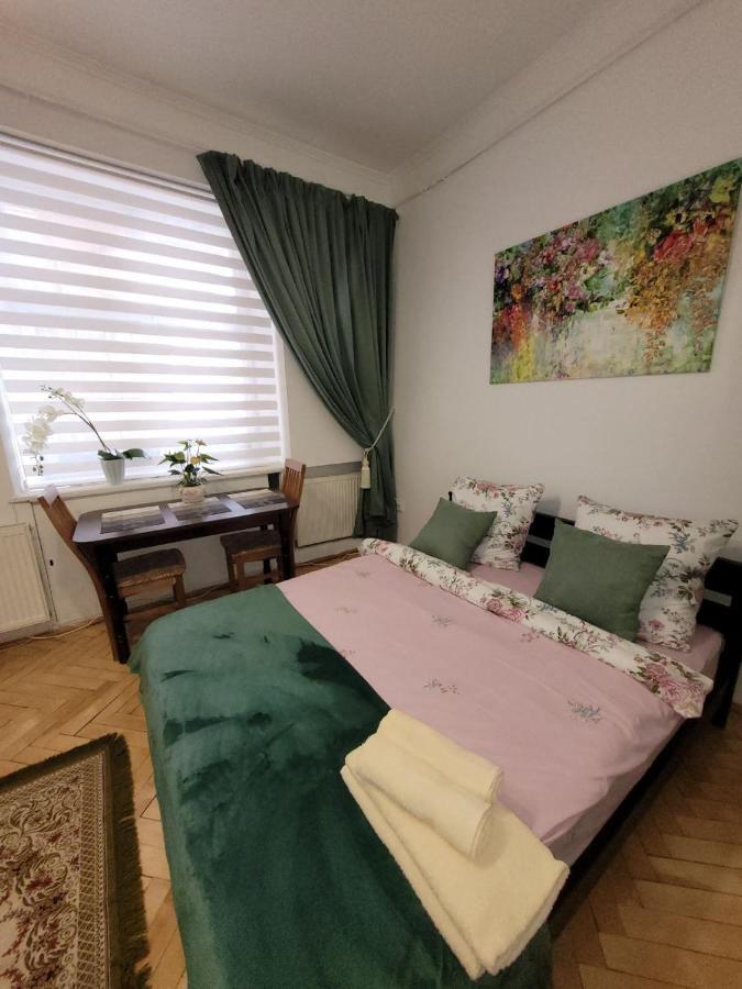 Central Apartment On Rynok Square Lviv Kültér fotó